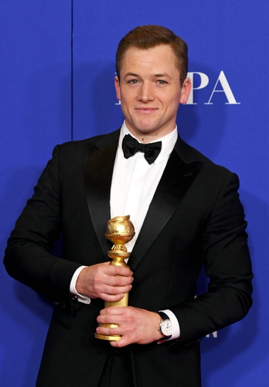 塔倫·埃格頓（Taron Egerton）佩戴萬寶龍明星系列日歷自動上鏈腕表.jpg